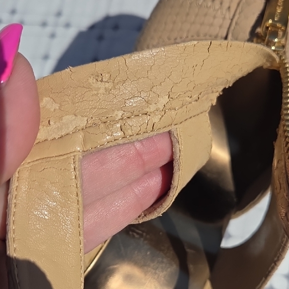 MICHAEL Michael Kors Tan and Gold Heels - Picture 8 of 14